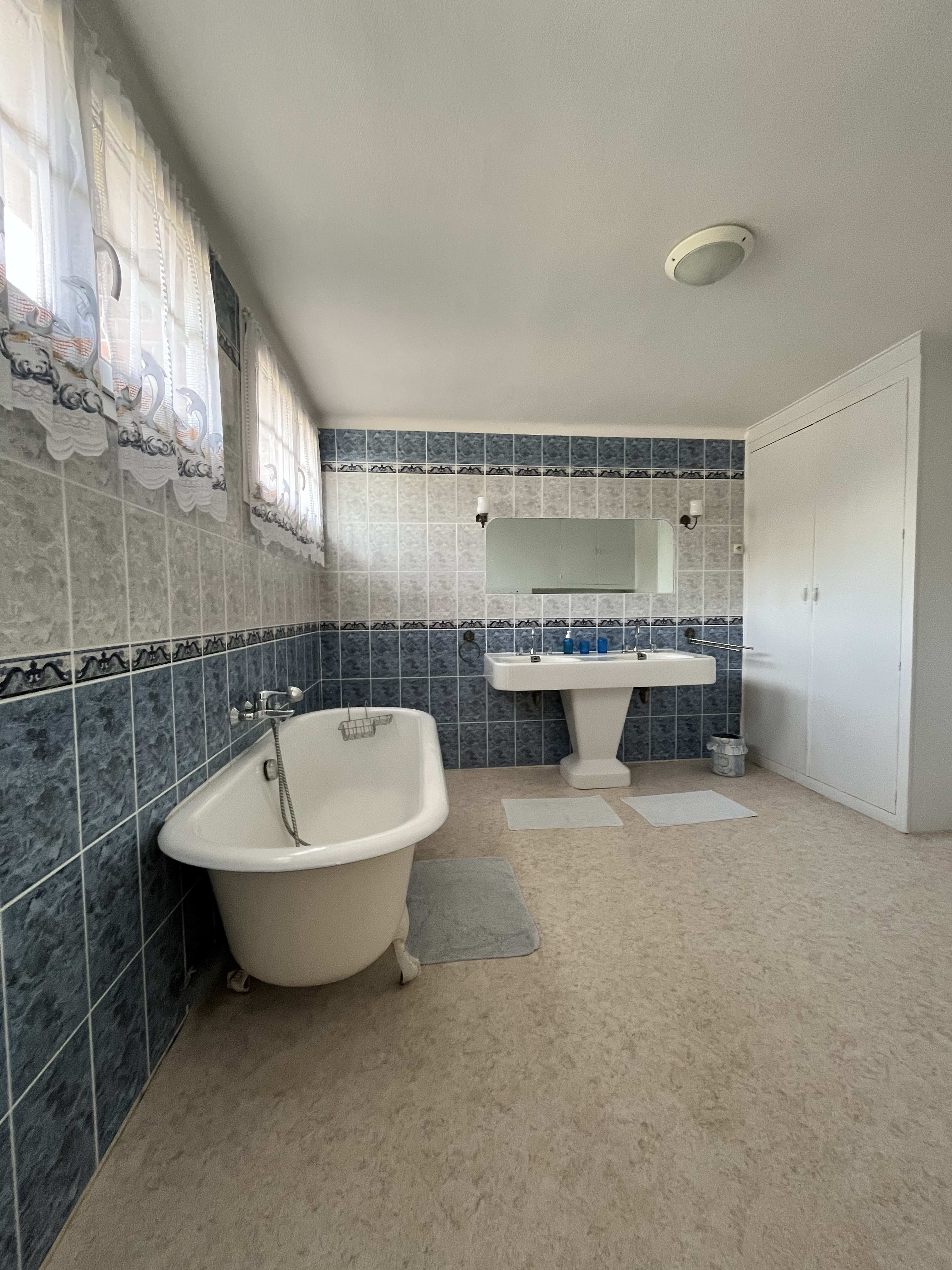 2eme salle de bain du 1er étage du gîte de la Sablière